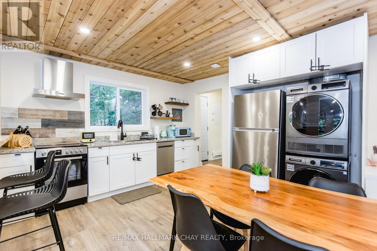 182 Brodie Kay Trail, Huntsville (Stephenson), Ontario  P0B 1L0 - Photo 5 - X12381676