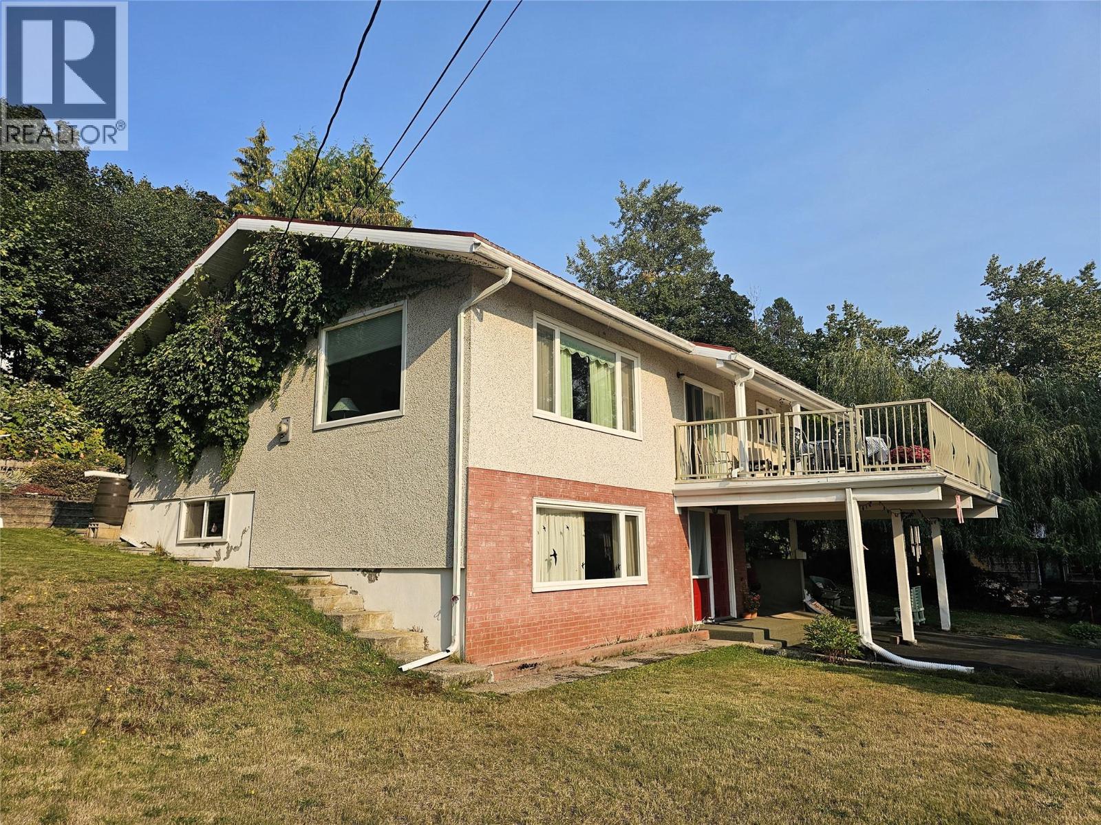 1301 Washington Street, Rossland, British Columbia
