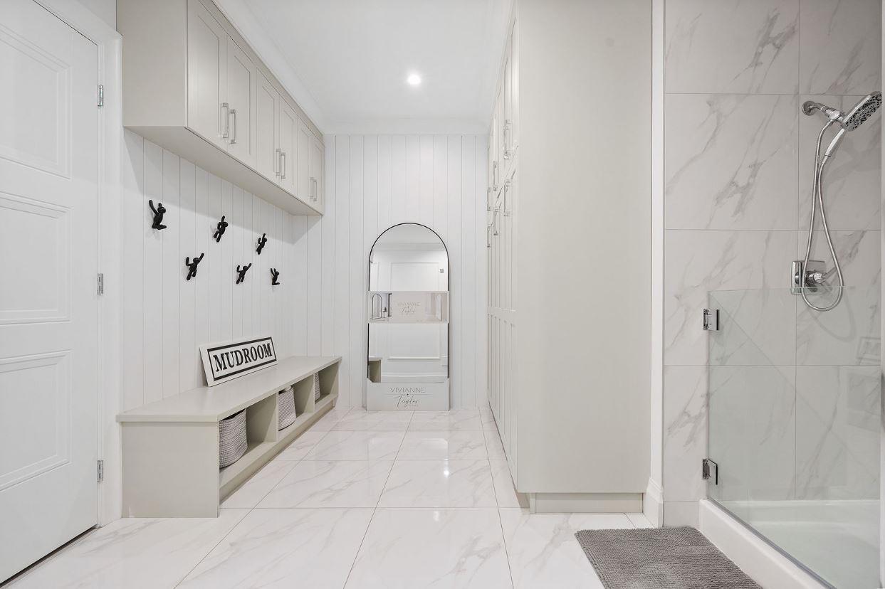 9075 164 STREET, Surrey, British Columbia