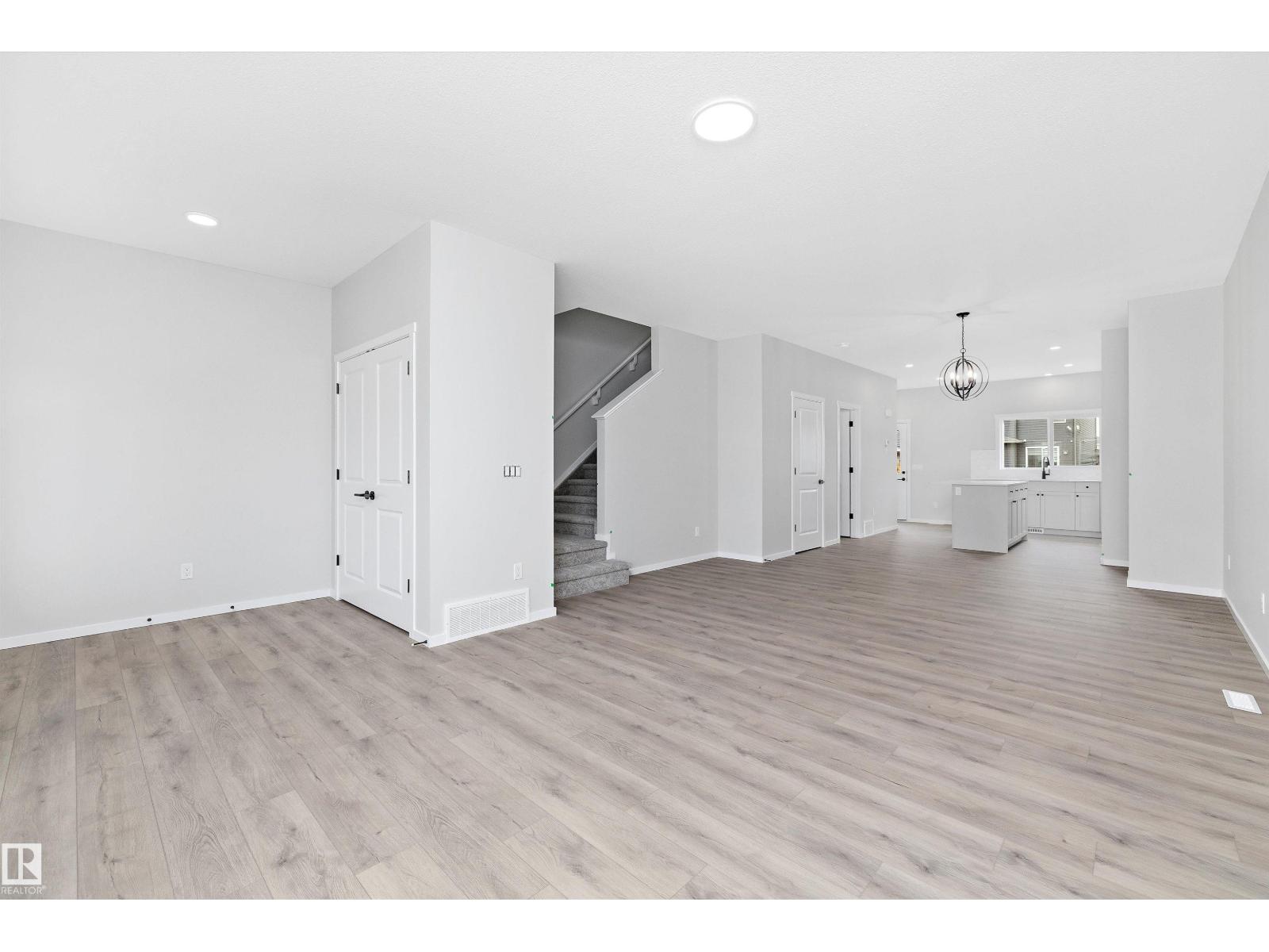 5723 Hawthorn Common Sw, Edmonton, Alberta  T6X 2L5 - Photo 4 - E4456111