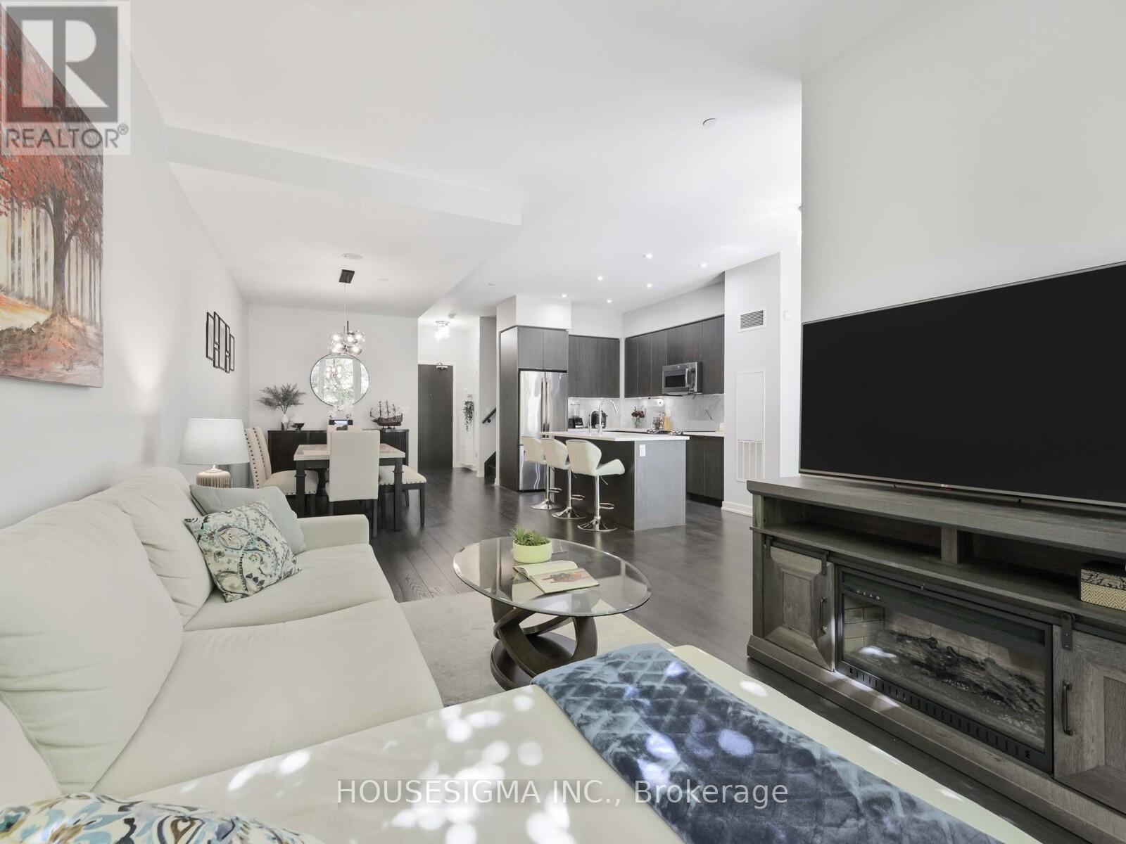Th03 - 32 Bruyers Mews, Toronto, Ontario  M5V 0H8 - Photo 11 - C12381903