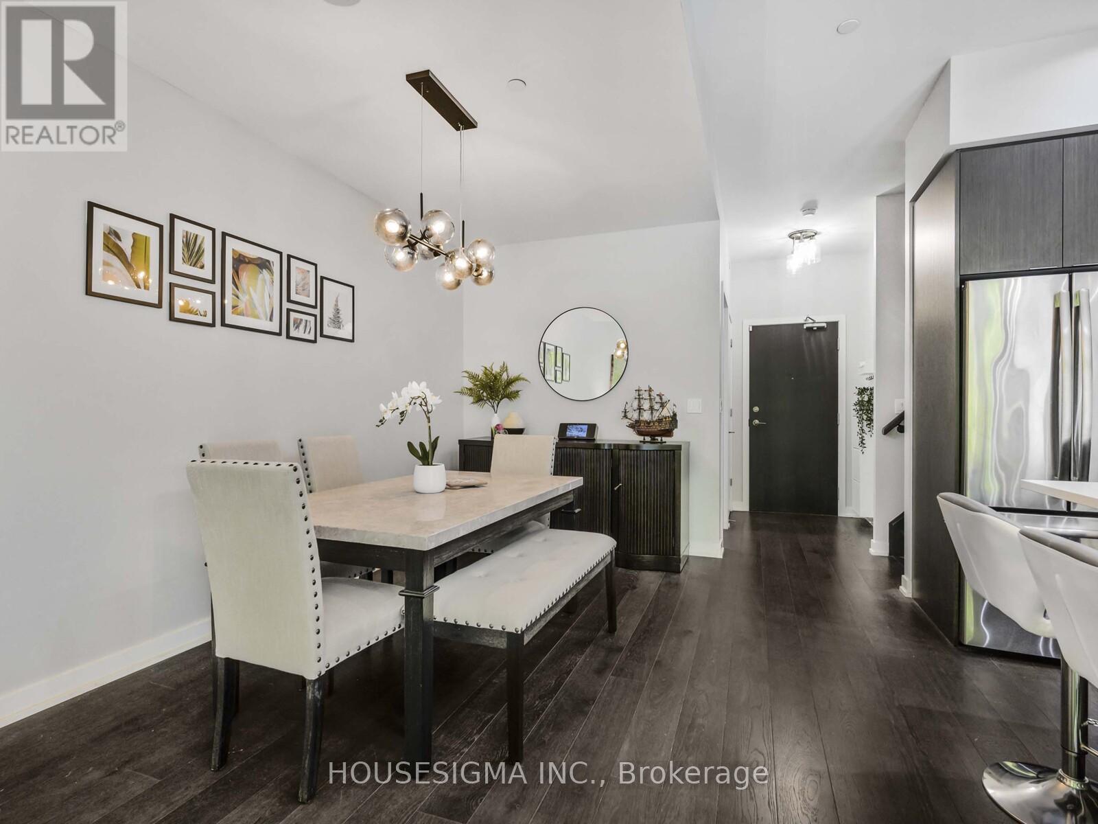 Th03 - 32 Bruyers Mews, Toronto, Ontario  M5V 0H8 - Photo 12 - C12381903