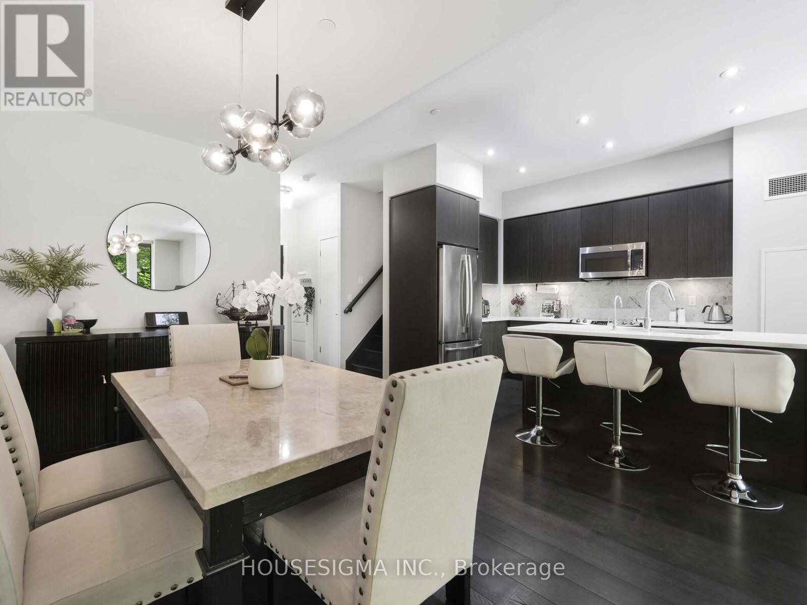 Th03 - 32 Bruyers Mews, Toronto, Ontario  M5V 0H8 - Photo 15 - C12381903