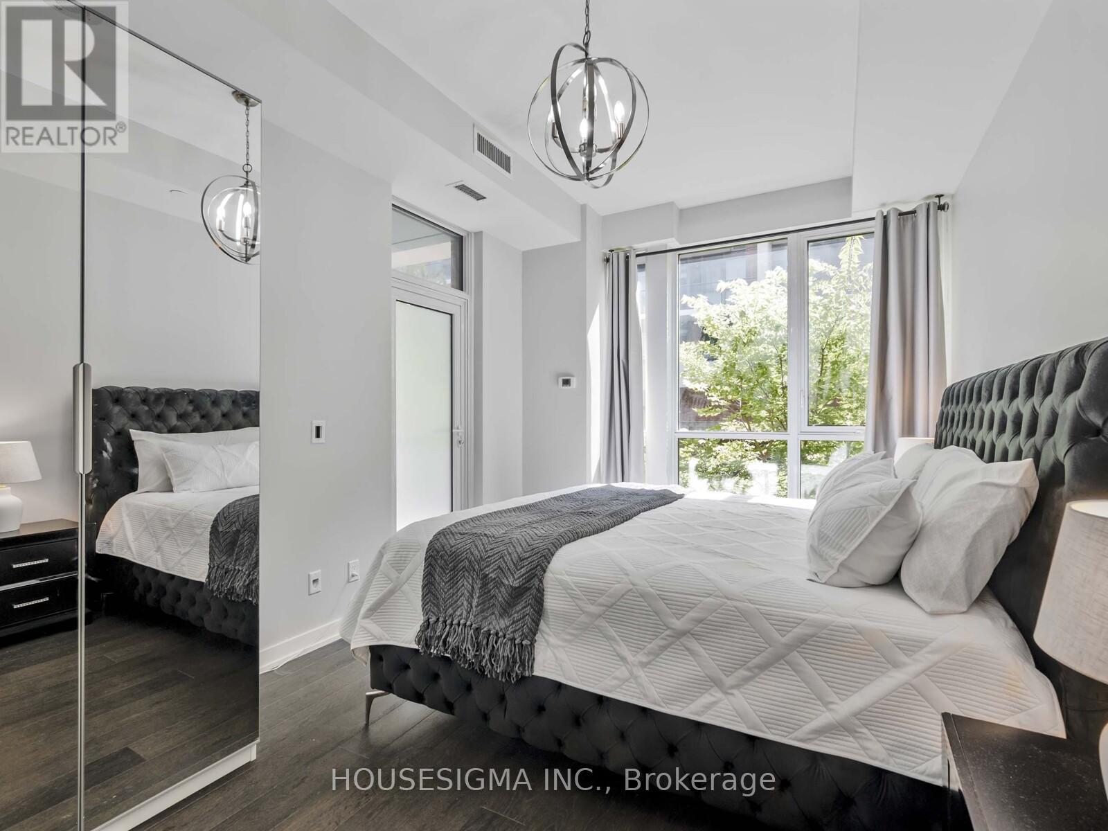 Th03 - 32 Bruyers Mews, Toronto, Ontario  M5V 0H8 - Photo 21 - C12381903