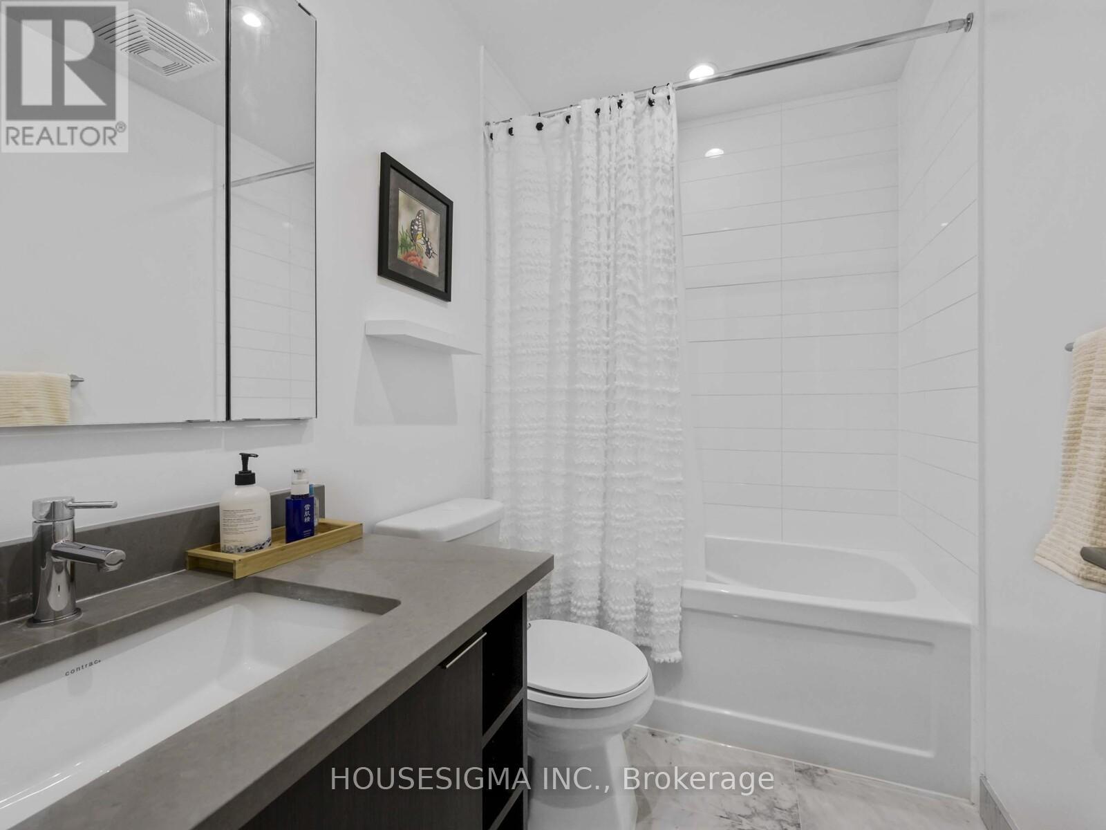 Th03 - 32 Bruyers Mews, Toronto, Ontario  M5V 0H8 - Photo 25 - C12381903