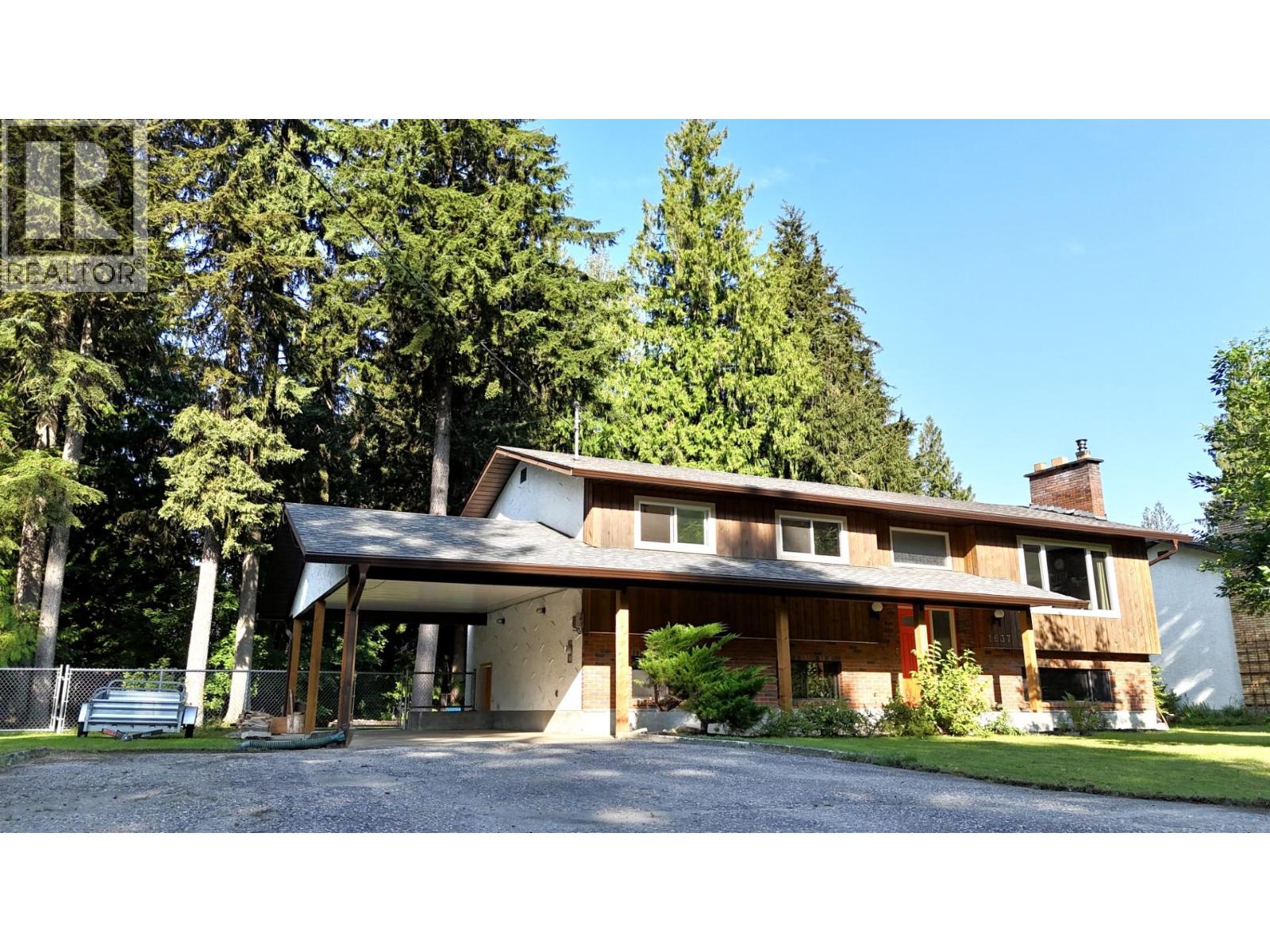 1637 Birch Drive, Revelstoke, British Columbia