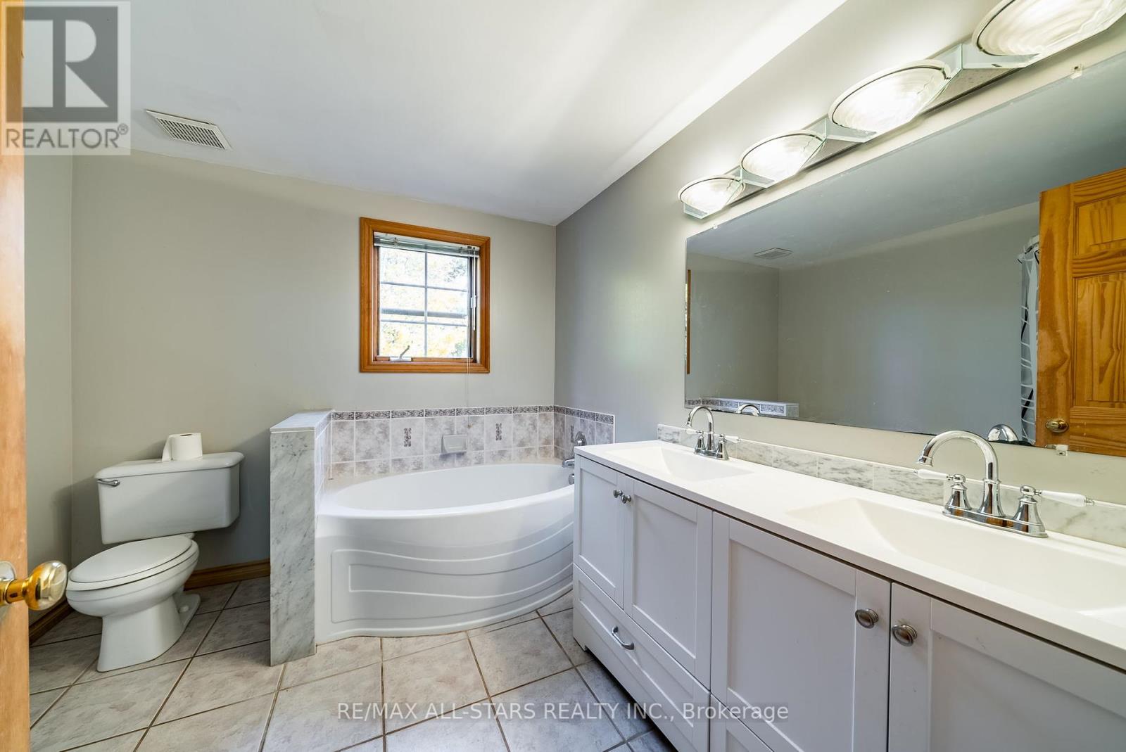 100 Snow Ridge Court, Oshawa, Ontario  L1H 0S5 - Photo 25 - E12381901