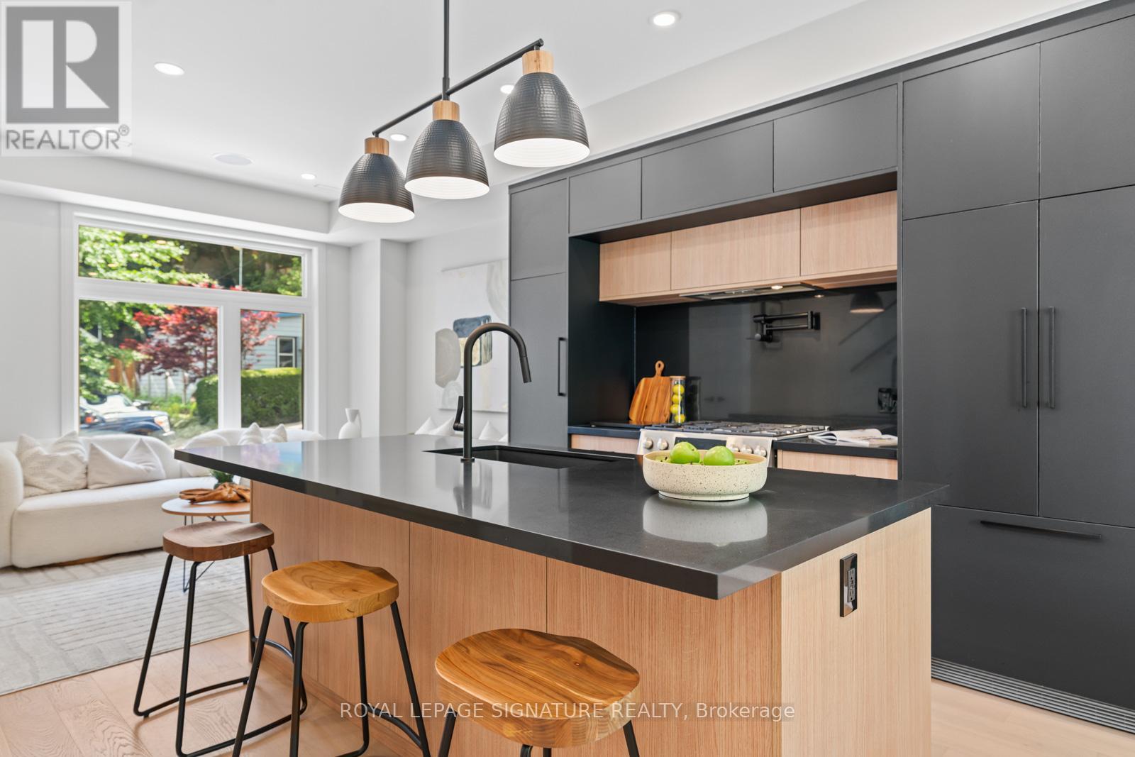 24 Harriet Street, Toronto, Ontario  M4L 2E9 - Photo 12 - E12381913