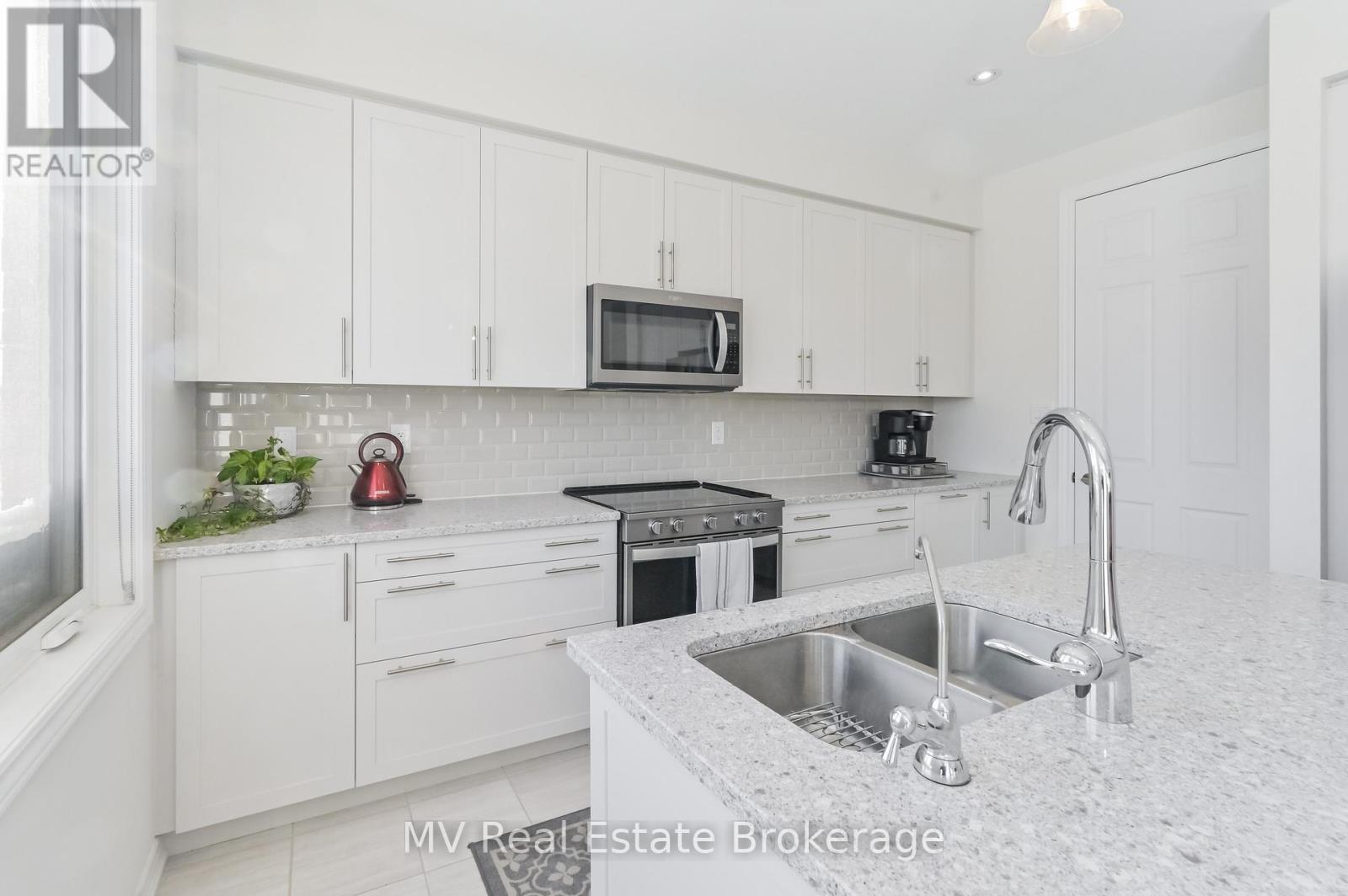 128 Farley Road, Centre Wellington (Fergus), Ontario  N1M 0E8 - Photo 13 - X12381967