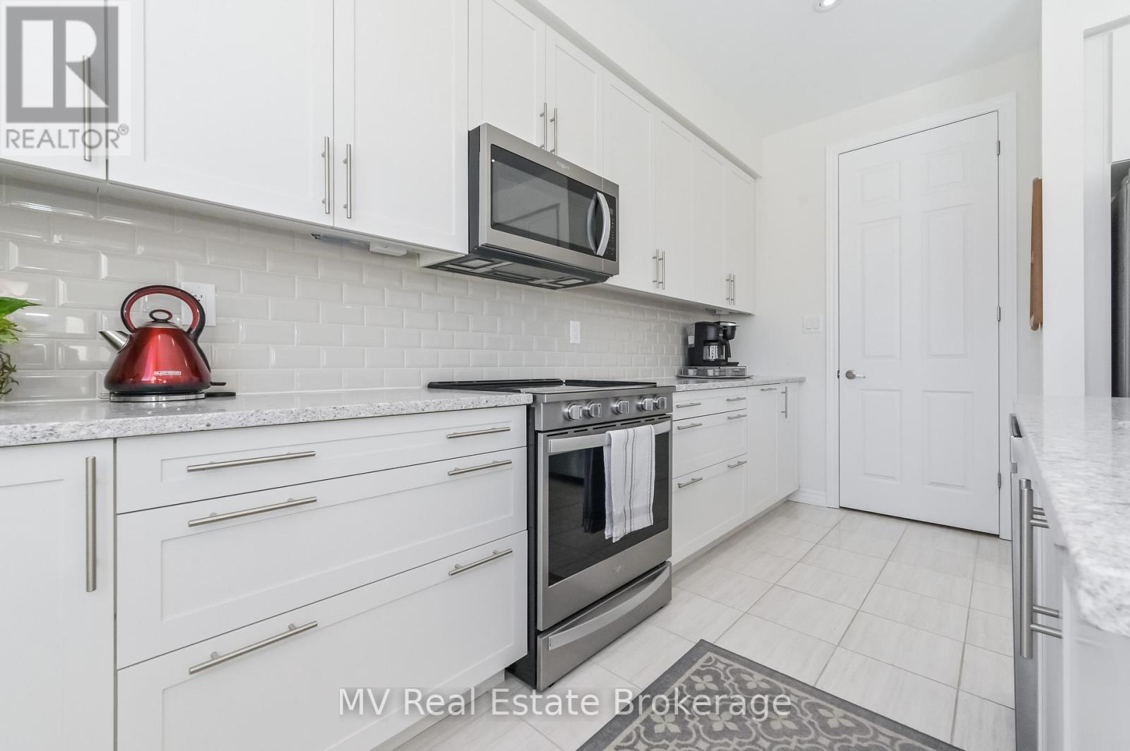 128 Farley Road, Centre Wellington (Fergus), Ontario  N1M 0E8 - Photo 15 - X12381967