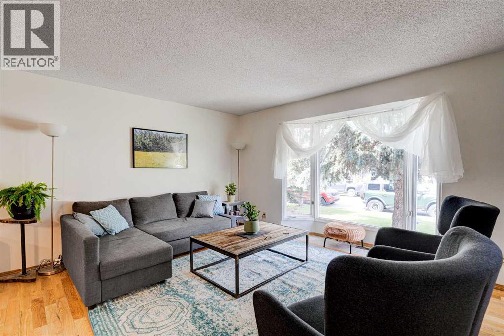 Property at 113 Hawkey Crescent NE image 4