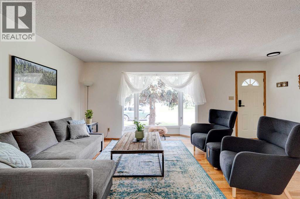 Property at 113 Hawkey Crescent NE image 5