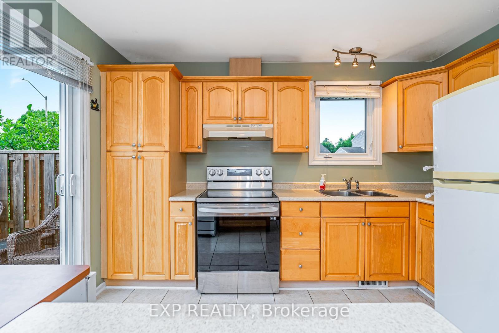 78 - 837 Eastvale Drive, Ottawa, Ontario  K1J 7T5 - Photo 6 - X12381920