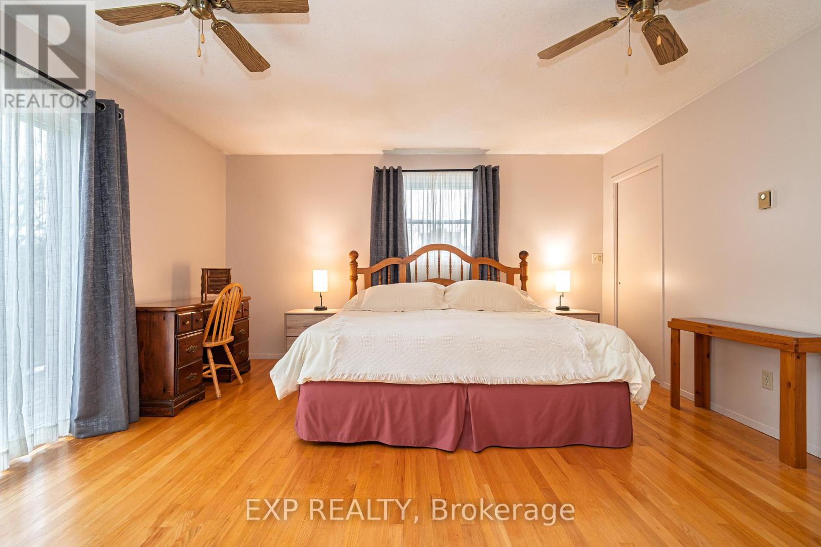 220 Ancaster Avenue, Ottawa, Ontario  K2B 5B3 - Photo 13 - X12381932