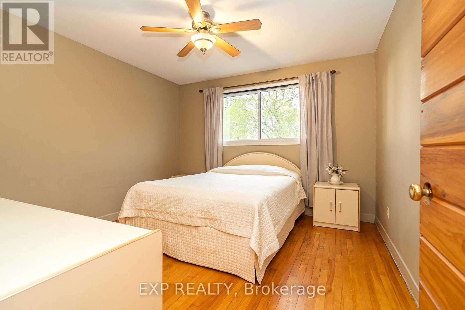 220 Ancaster Avenue, Ottawa, Ontario  K2B 5B3 - Photo 18 - X12381932