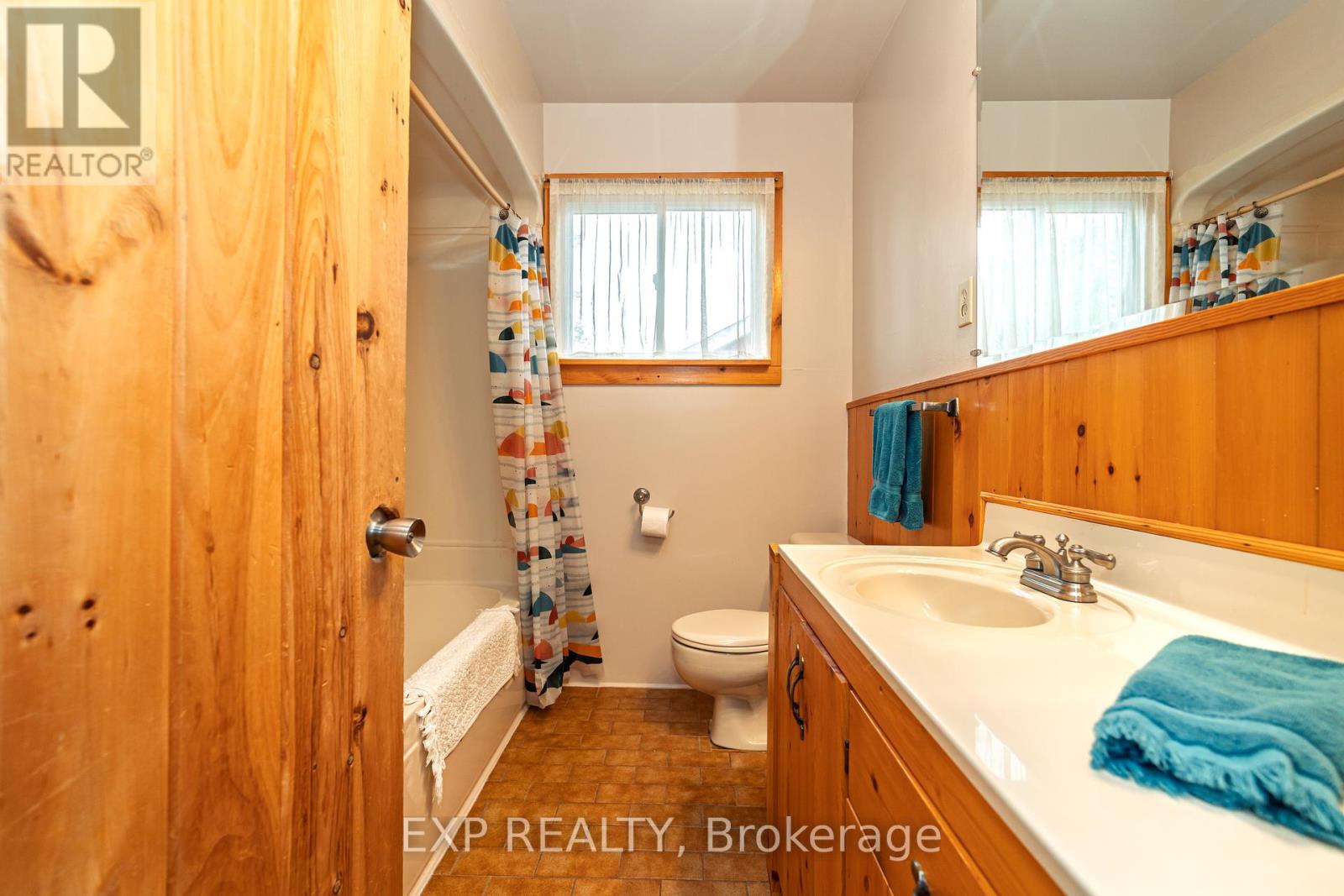 220 Ancaster Avenue, Ottawa, Ontario  K2B 5B3 - Photo 24 - X12381932