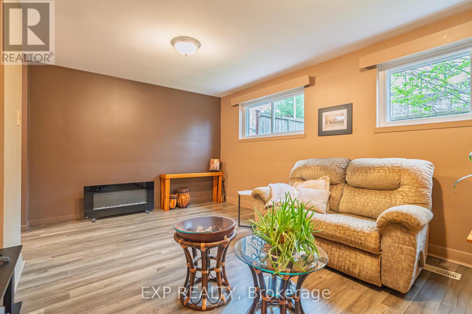 220 Ancaster Avenue, Ottawa, Ontario  K2B 5B3 - Photo 26 - X12381932