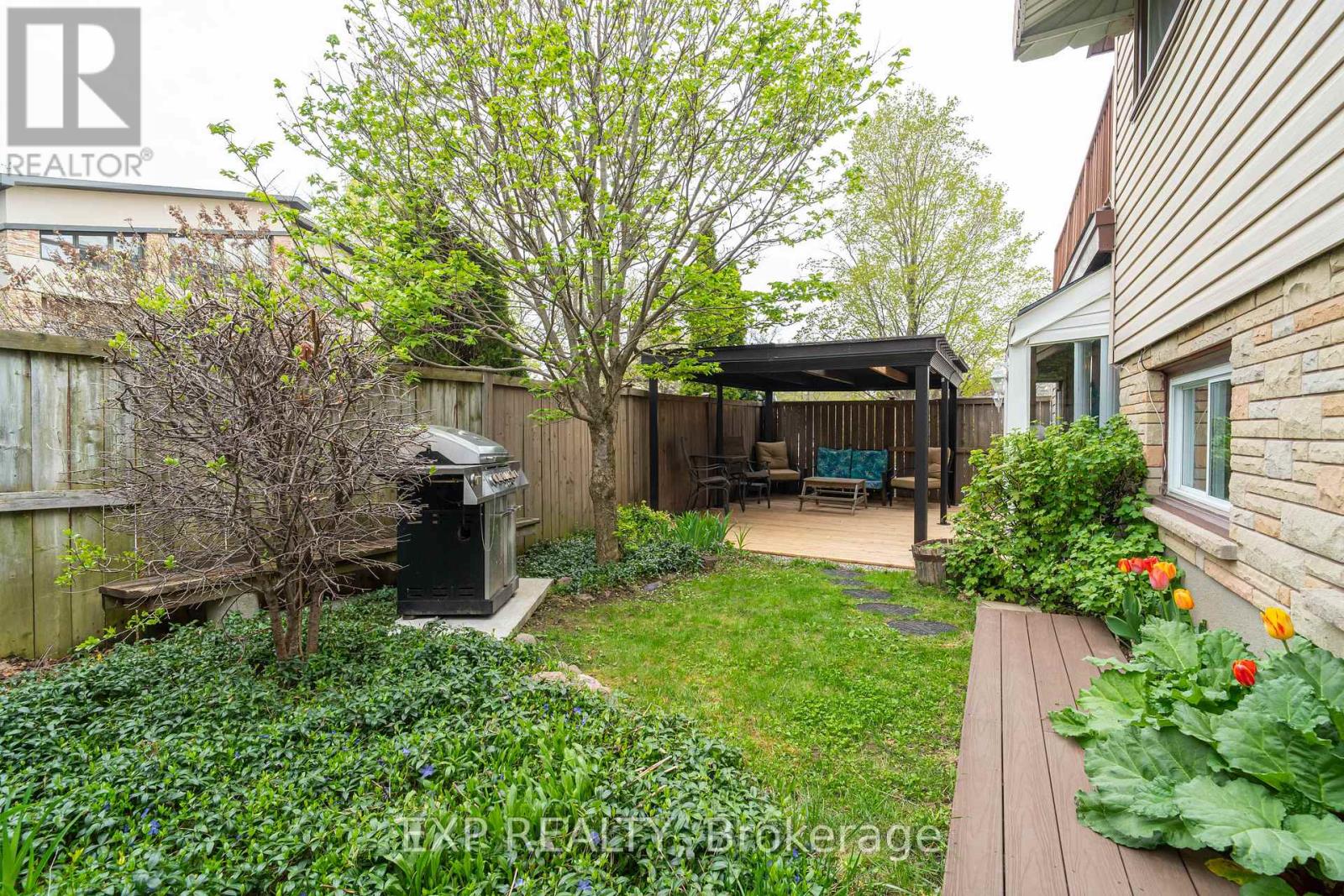 220 Ancaster Avenue, Ottawa, Ontario  K2B 5B3 - Photo 32 - X12381932