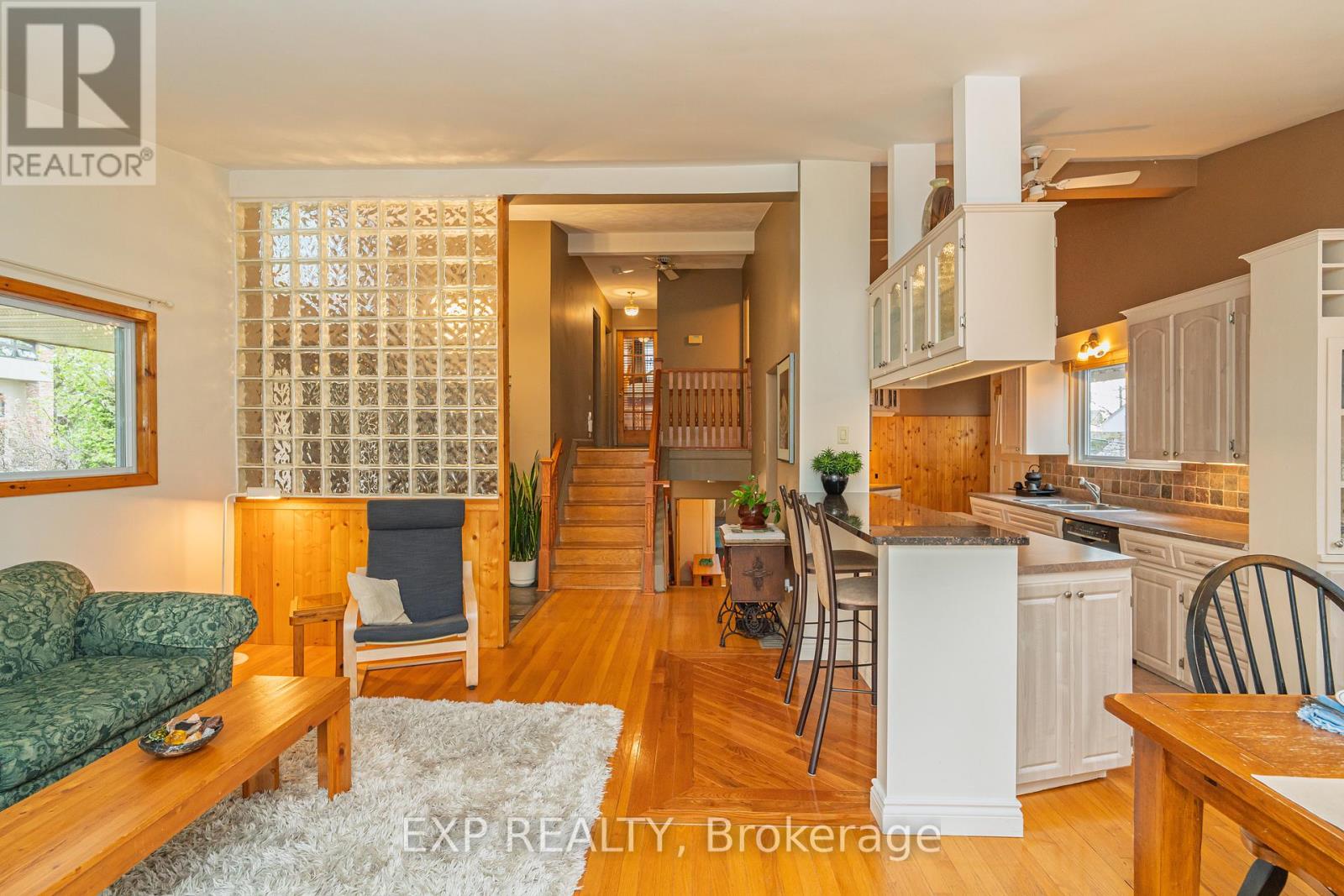 220 Ancaster Avenue, Ottawa, Ontario  K2B 5B3 - Photo 6 - X12381932