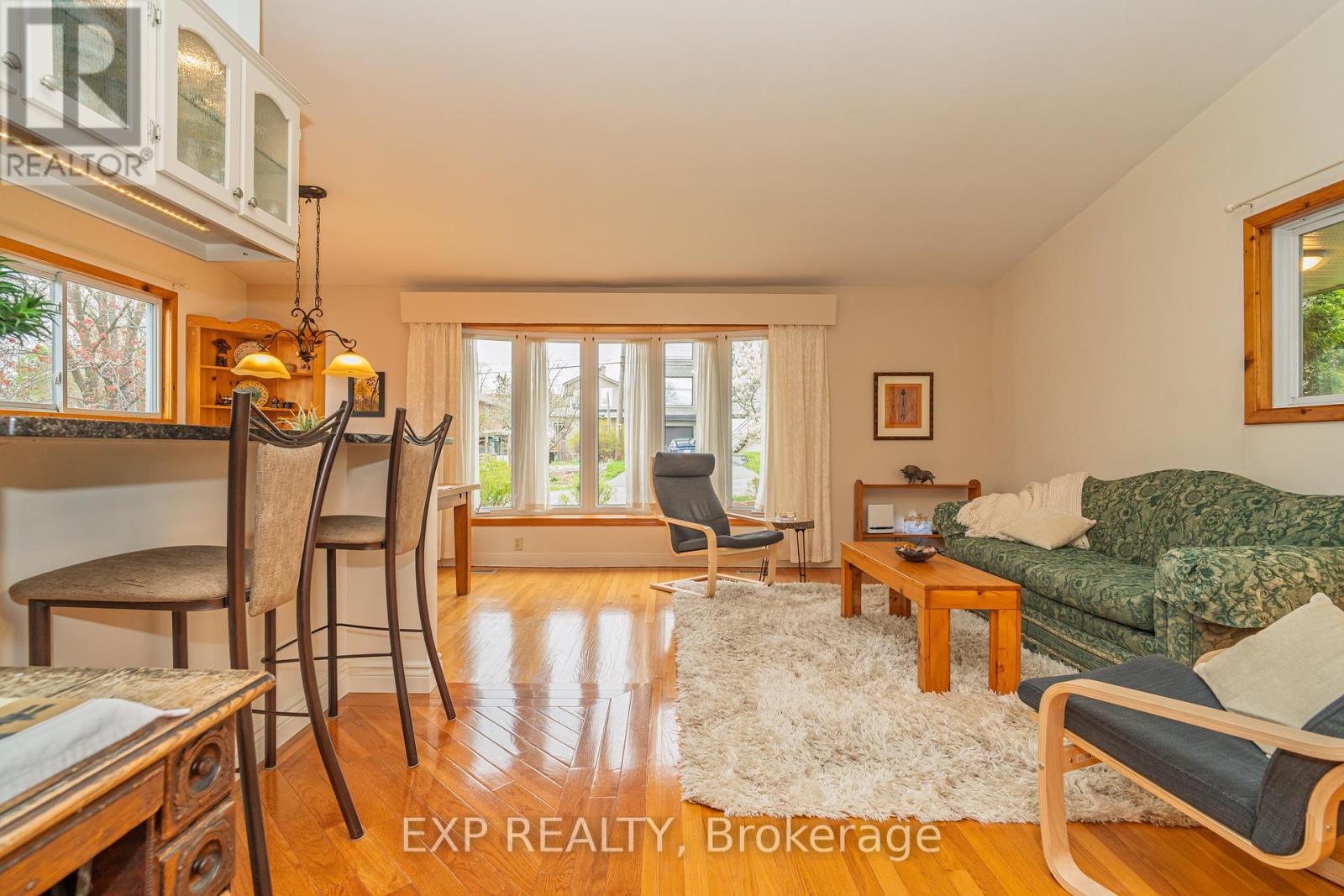 220 Ancaster Avenue, Ottawa, Ontario  K2B 5B3 - Photo 7 - X12381932