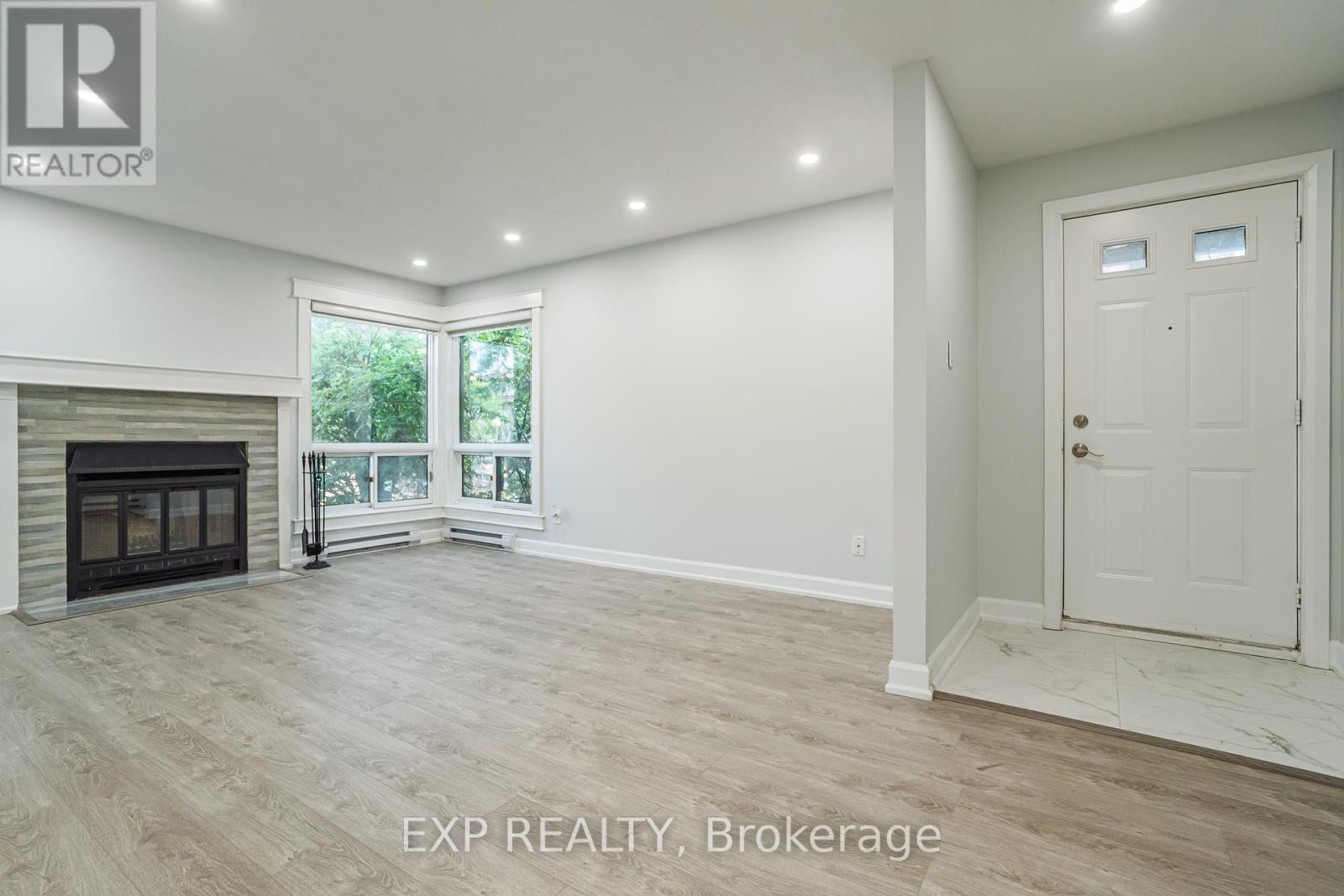 1 - 268 Presland Road, Ottawa, Ontario  K1K 2B8 - Photo 2 - X12381941