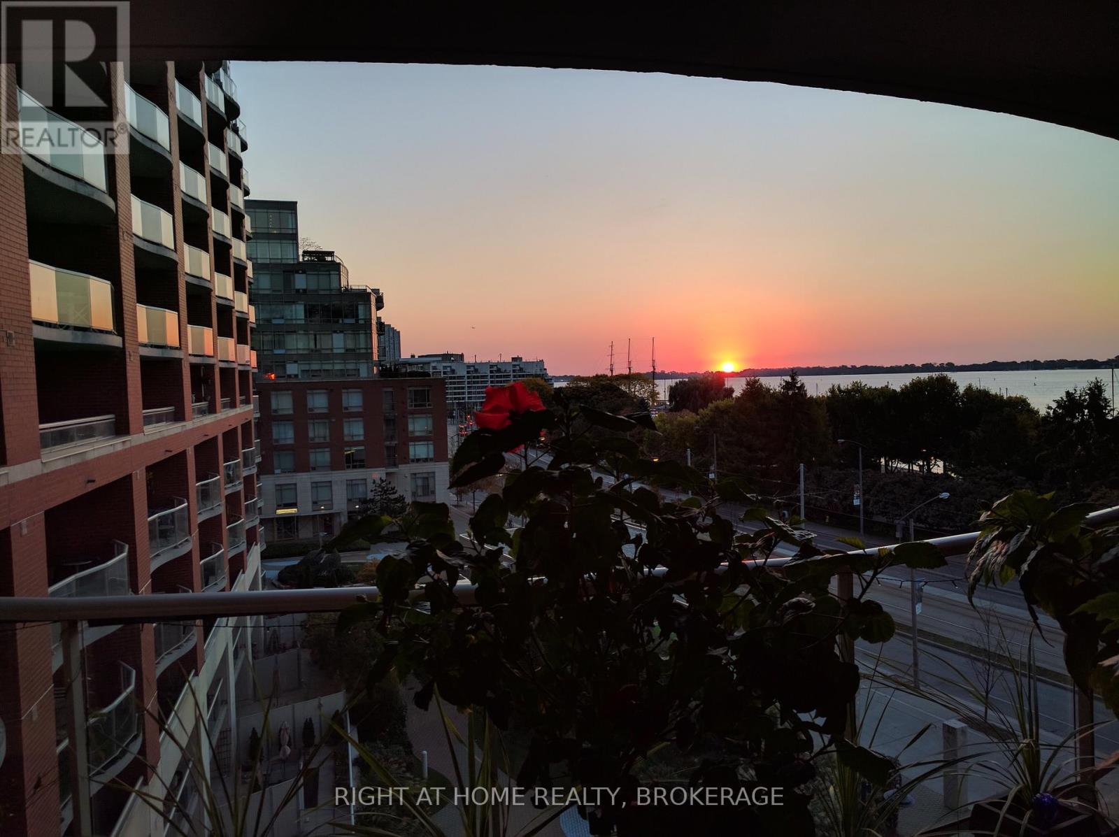 608 - 550 Queens Quay W Quay W, Toronto, Ontario  M5V 3M8 - Photo 10 - C12381984