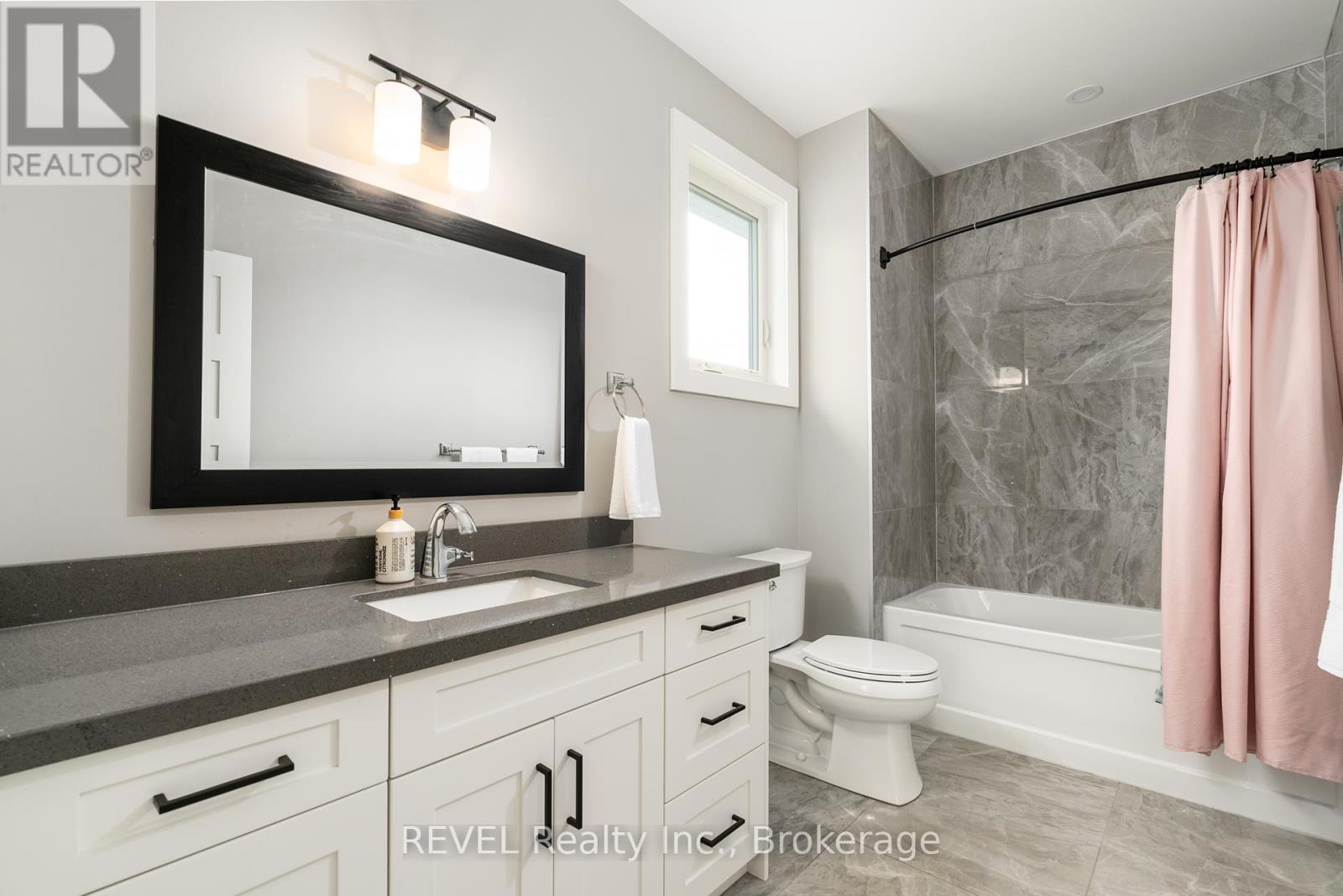 864 Concession 1 Rd Road, Niagara-On-The-Lake, Ontario  L0S 1J0 - Photo 23 - X12382055