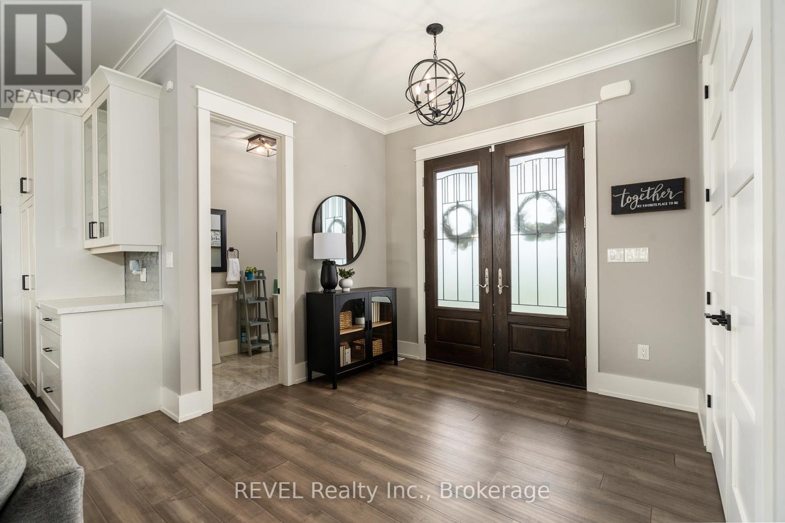 864 Concession 1 Rd Road, Niagara-On-The-Lake, Ontario  L0S 1J0 - Photo 5 - X12382055