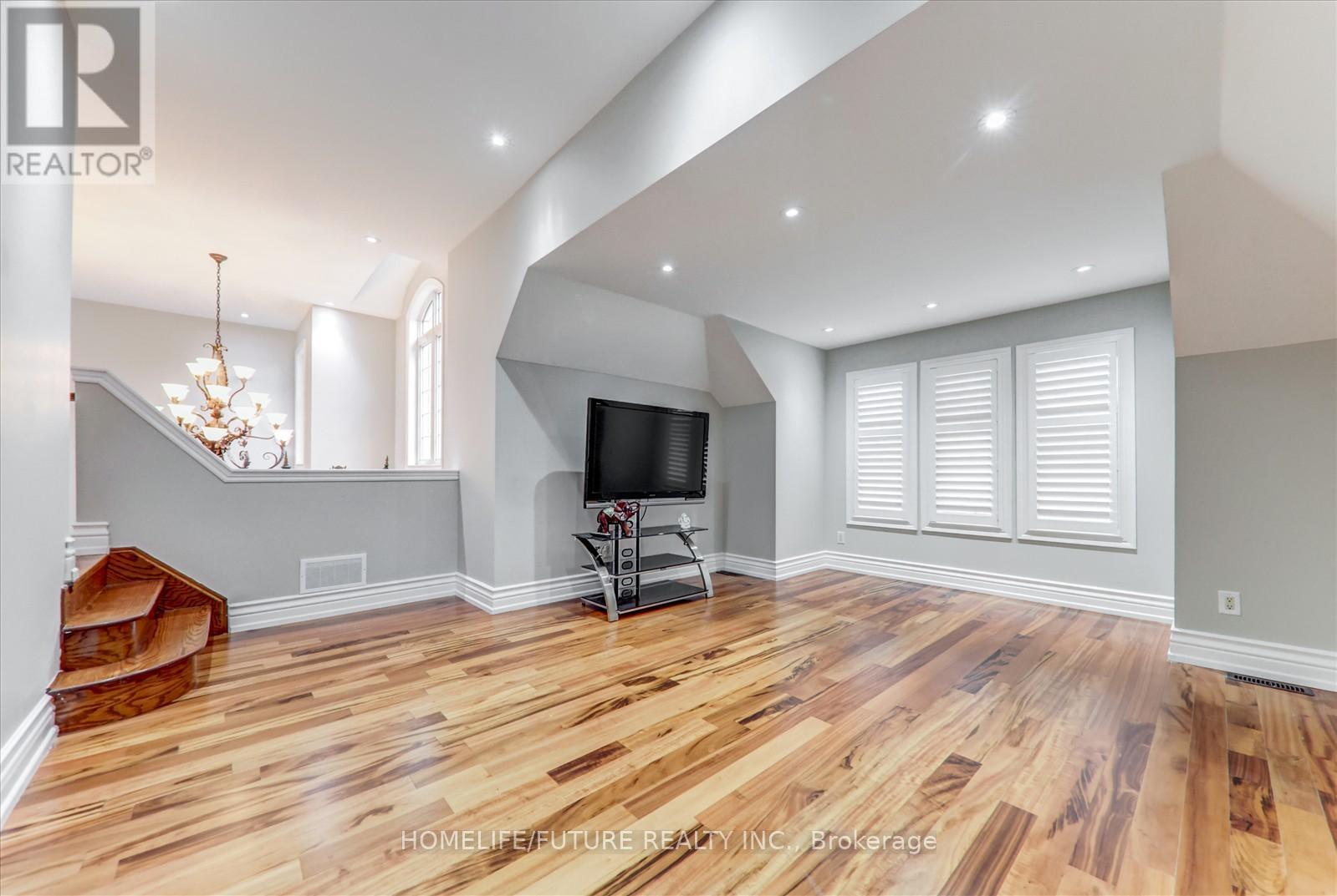 28 Billancourt Crescent, Brampton, Ontario  L6P 1V5 - Photo 21 - W12381870