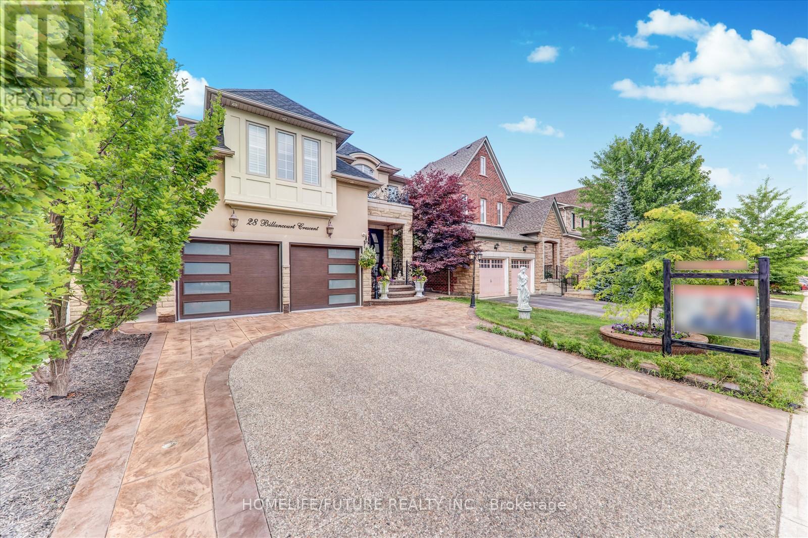 28 Billancourt Crescent, Brampton, Ontario  L6P 1V5 - Photo 3 - W12381870