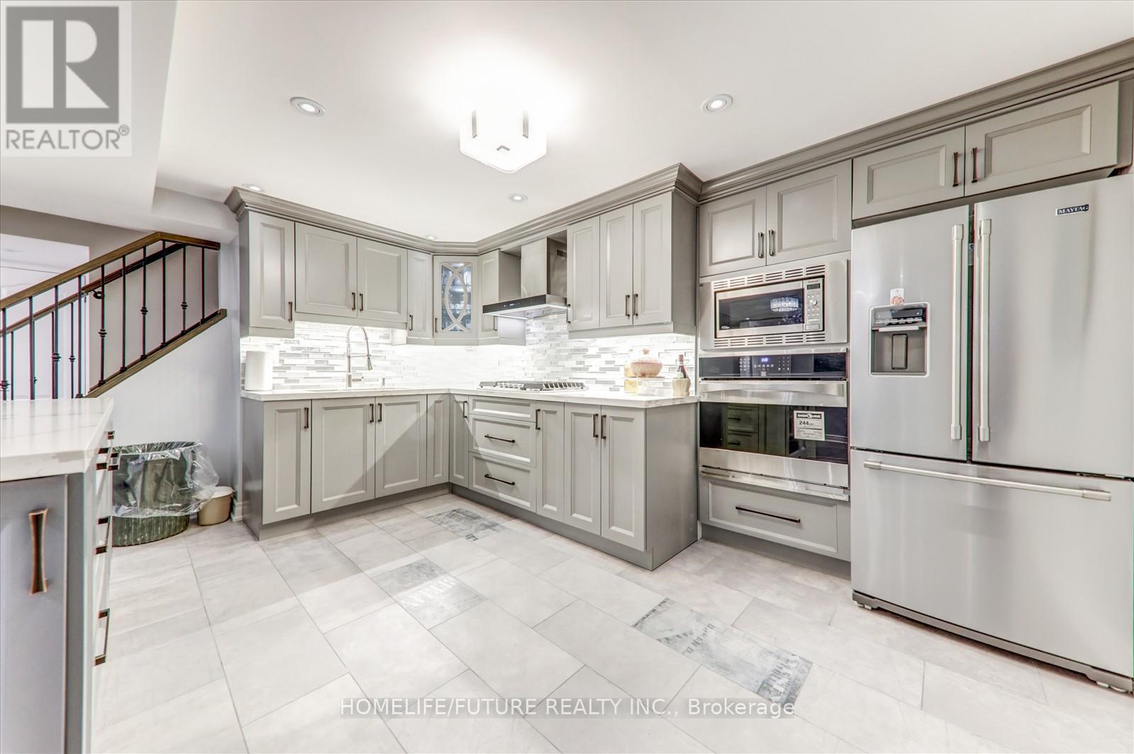 28 Billancourt Crescent, Brampton, Ontario  L6P 1V5 - Photo 34 - W12381870