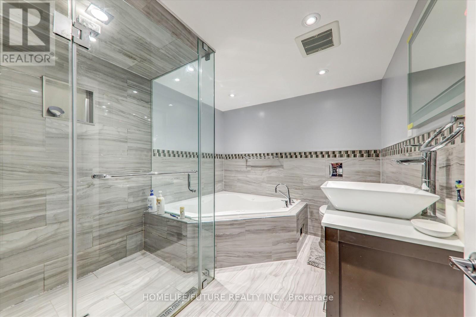28 Billancourt Crescent, Brampton, Ontario  L6P 1V5 - Photo 35 - W12381870