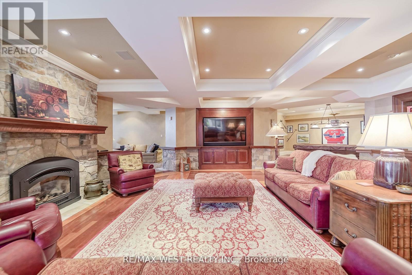 872 Whittier Crescent, Mississauga, Ontario  L5H 2X3 - Photo 19 - W12381886