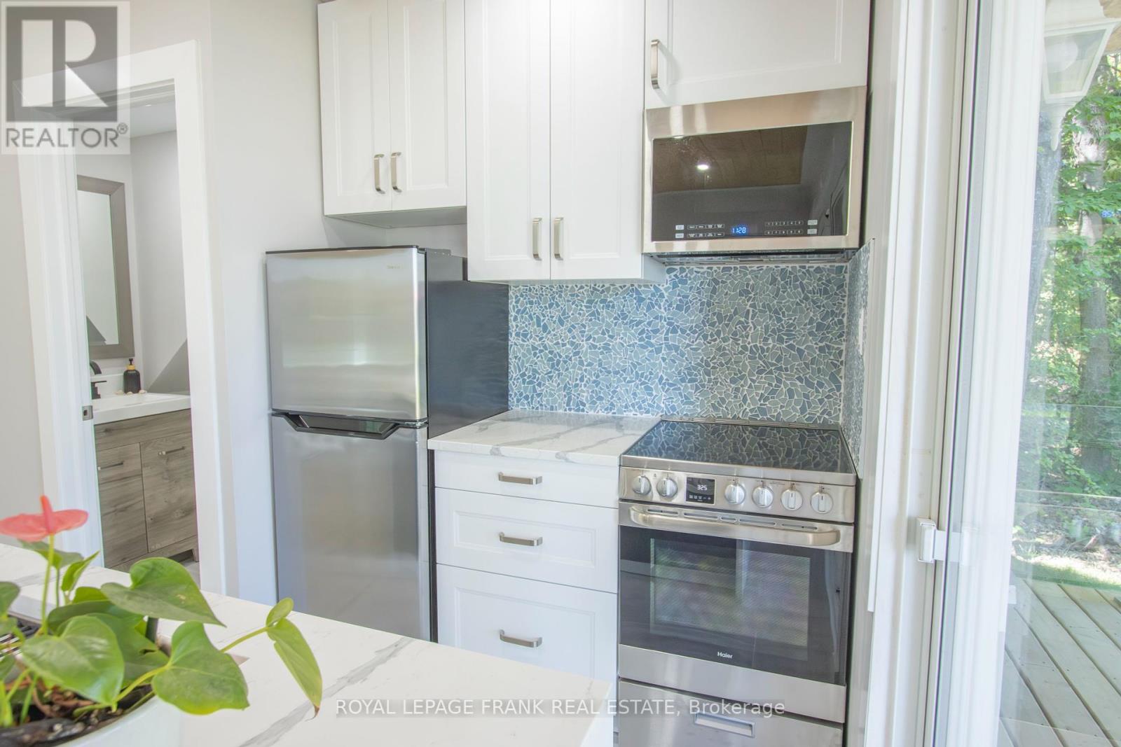 71 Falls Bay Road, Kawartha Lakes, Ontario  K0M 1A0 - Photo 14 - X12381926