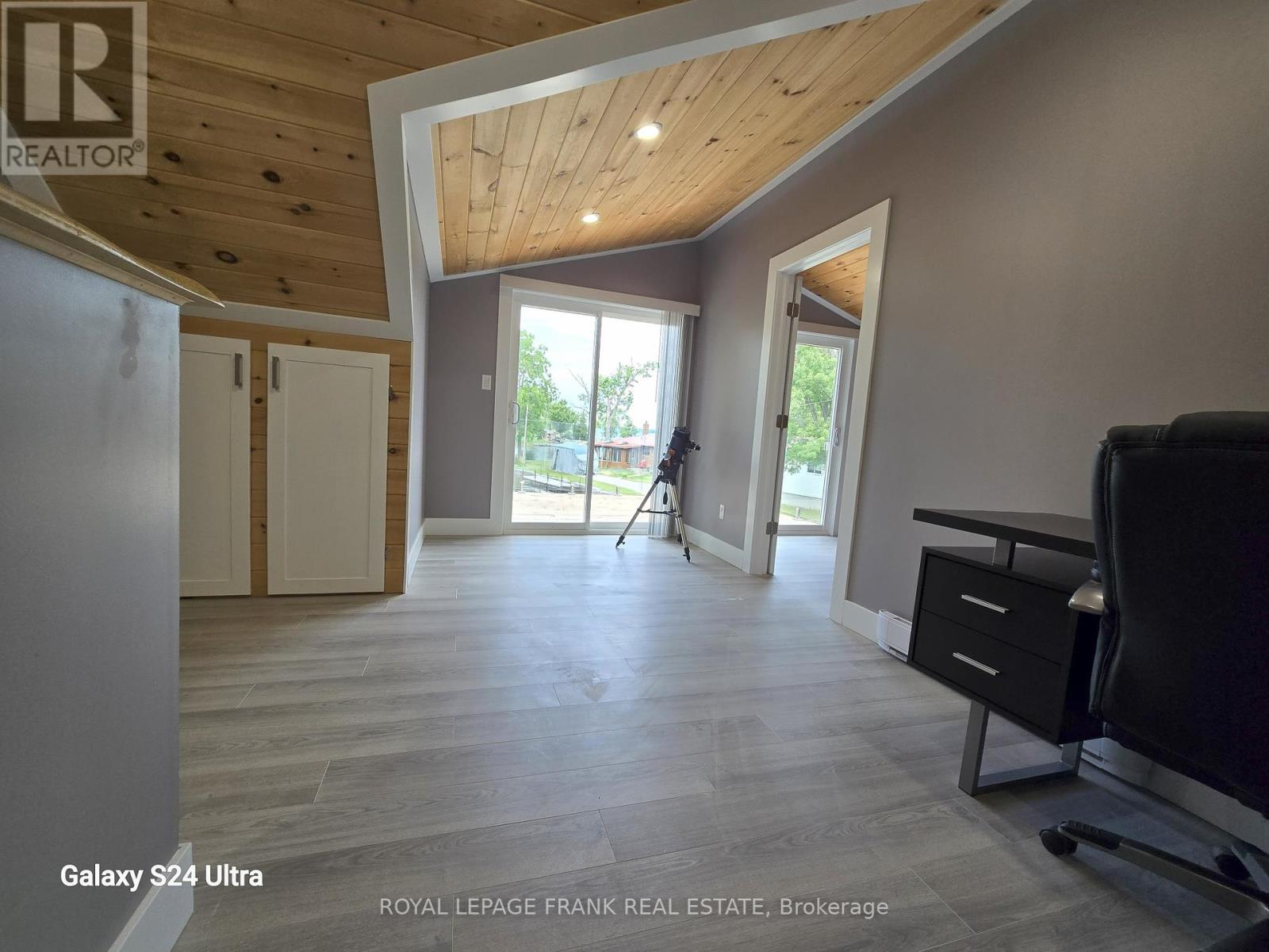 71 Falls Bay Road, Kawartha Lakes, Ontario  K0M 1A0 - Photo 22 - X12381926