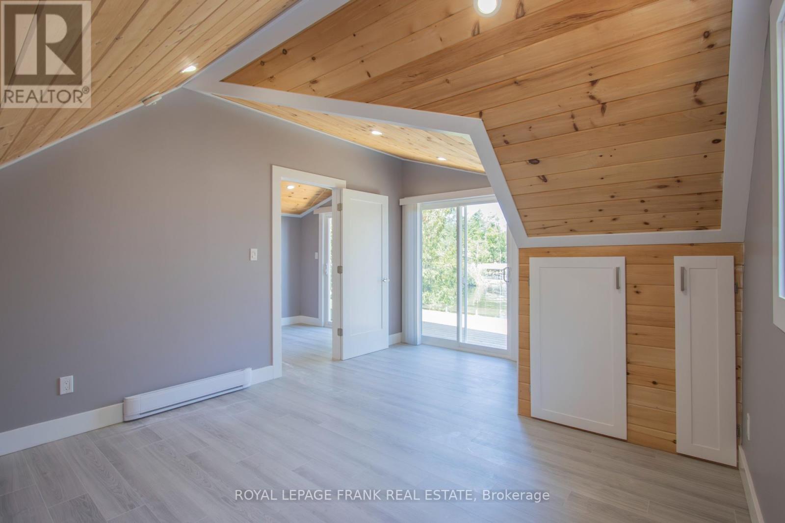 71 Falls Bay Road, Kawartha Lakes, Ontario  K0M 1A0 - Photo 24 - X12381926