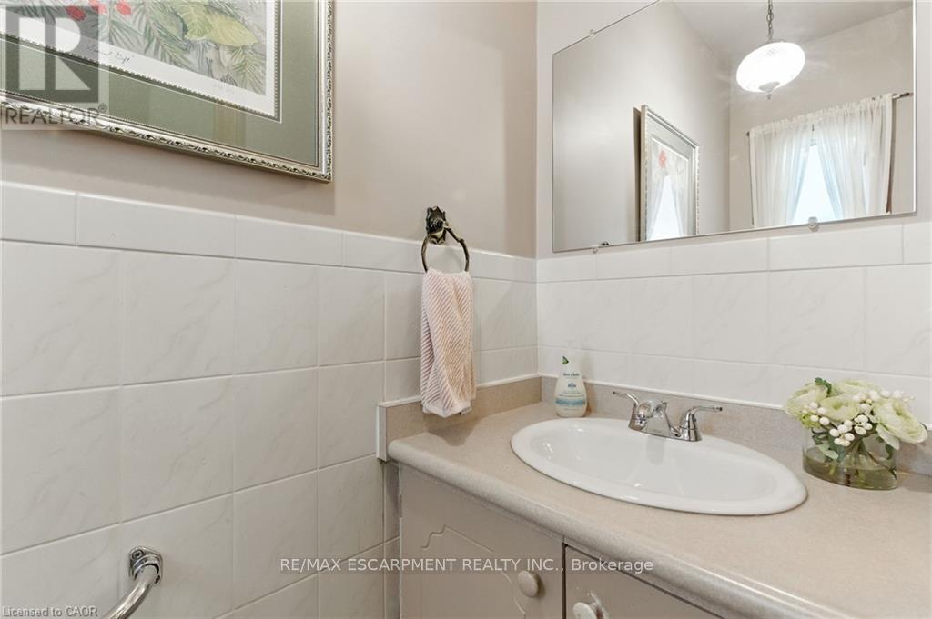 39 Megna Court, Hamilton (Gurnett), Ontario  L9C 6Y6 - Photo 18 - X12381894