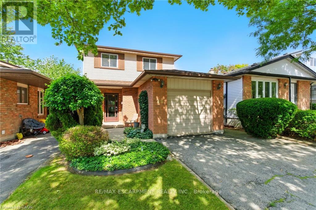39 Megna Court, Hamilton (Gurnett), Ontario  L9C 6Y6 - Photo 2 - X12381894