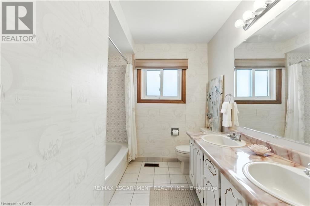 39 Megna Court, Hamilton (Gurnett), Ontario  L9C 6Y6 - Photo 28 - X12381894