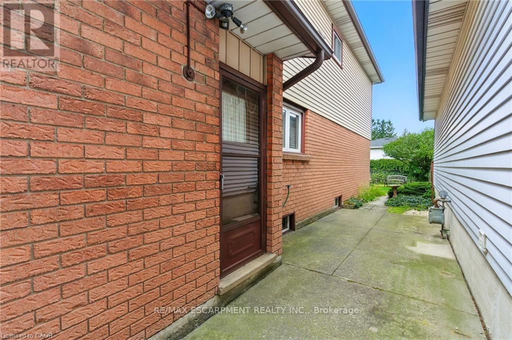 39 Megna Court, Hamilton (Gurnett), Ontario  L9C 6Y6 - Photo 37 - X12381894