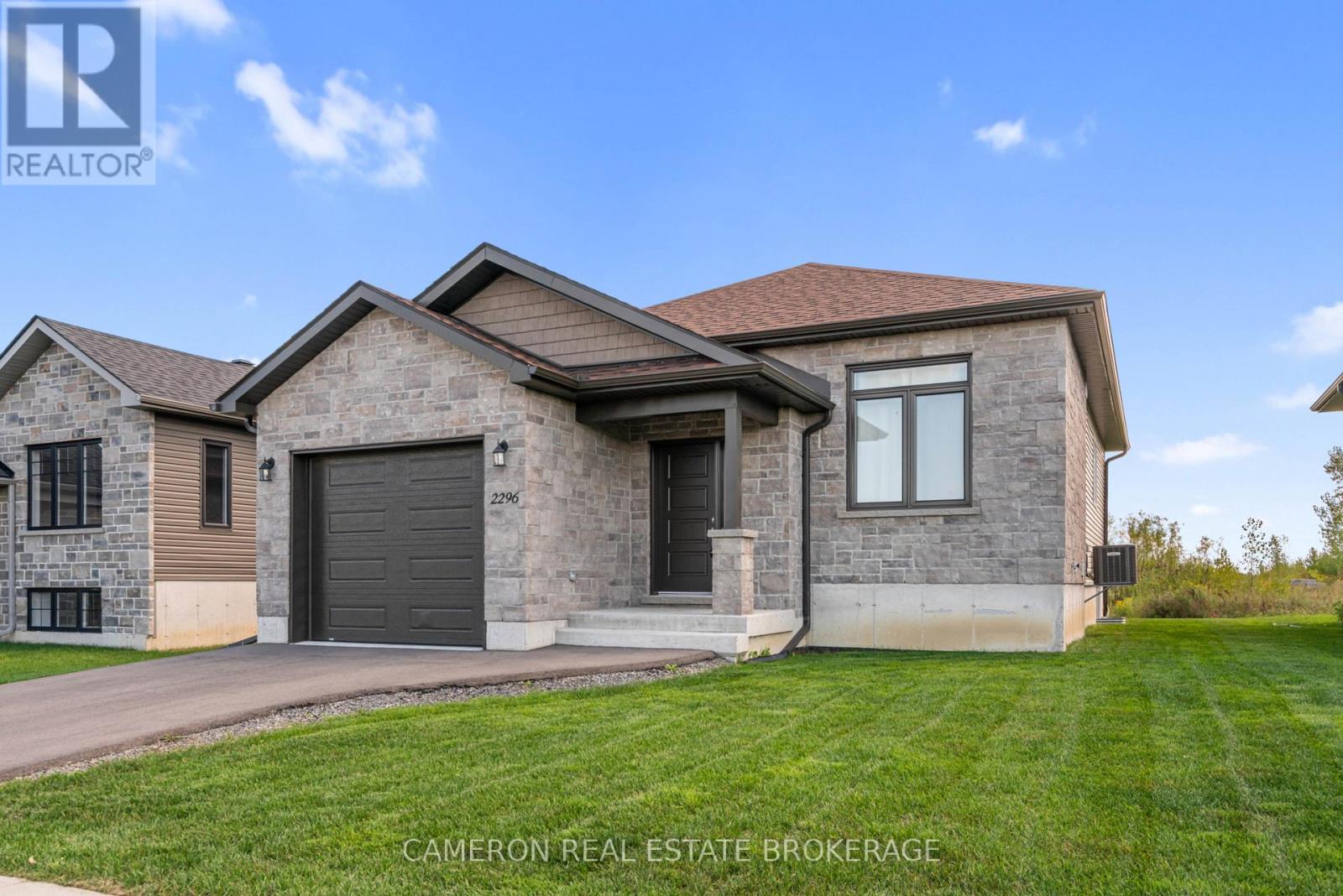 2296 CREWSON COURT, Cornwall, Ontario