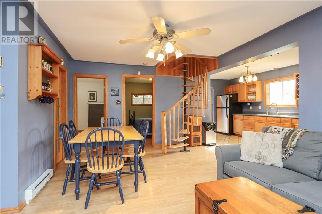407 Fairbank N Road, Whitefish, Ontario  P0M 3E0 - Photo 14 - 2124458