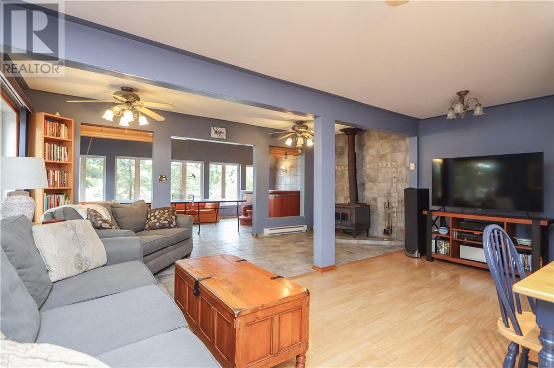 407 Fairbank N Road, Whitefish, Ontario  P0M 3E0 - Photo 11 - 2124458