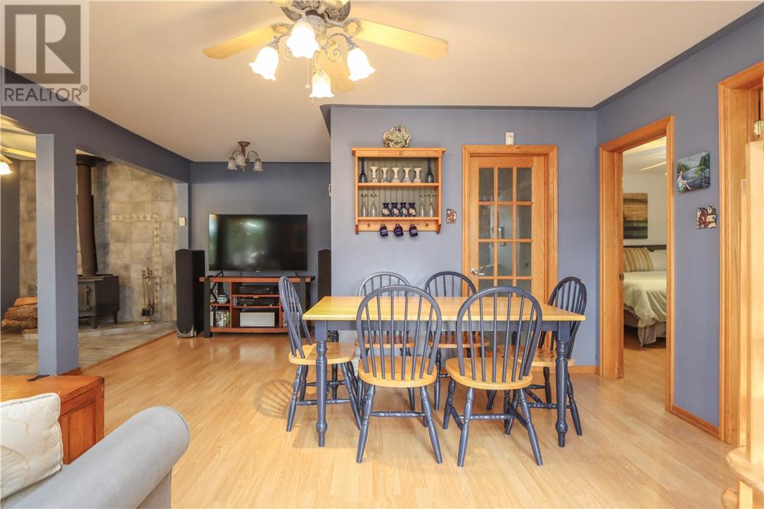 407 Fairbank N Road, Whitefish, Ontario  P0M 3E0 - Photo 6 - 2124458