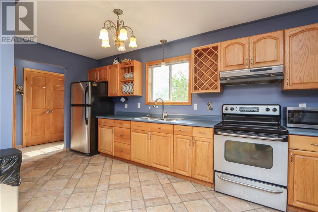 407 Fairbank N Road, Whitefish, Ontario  P0M 3E0 - Photo 7 - 2124458