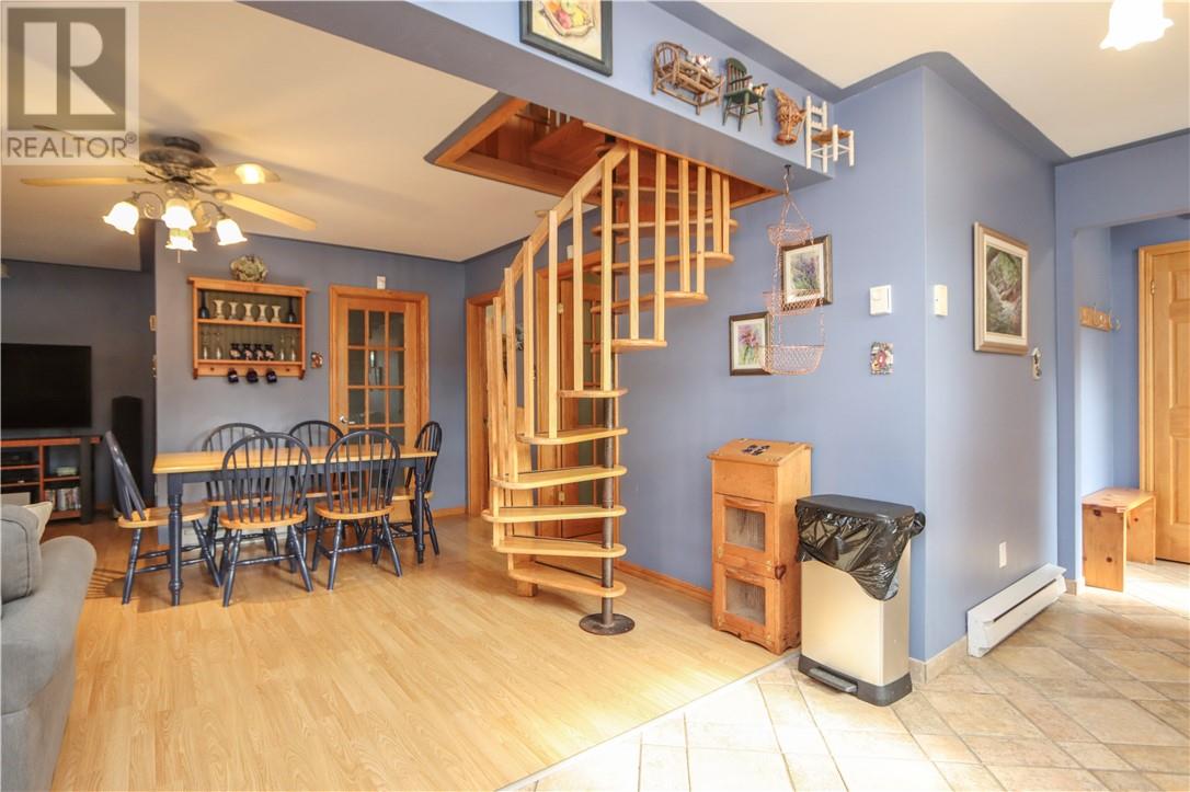407 Fairbank N Road, Whitefish, Ontario  P0M 3E0 - Photo 9 - 2124458