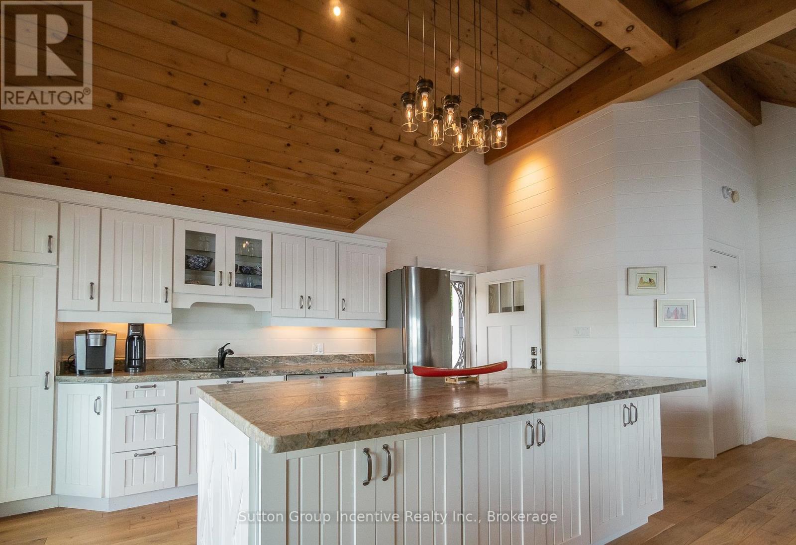 12 Ouno Island, Muskoka Lakes, Ontario  P0B 1J0 - Photo 21 - X12382101