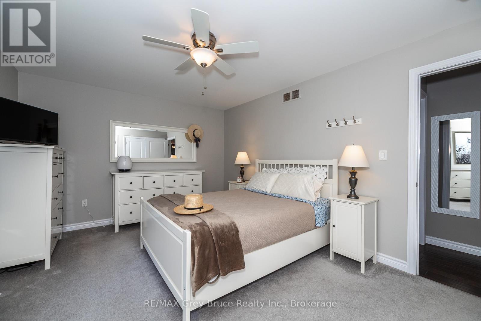 135 Mccullough Lake Drive, Chatsworth, Ontario  N0H 2V0 - Photo 15 - X12382123