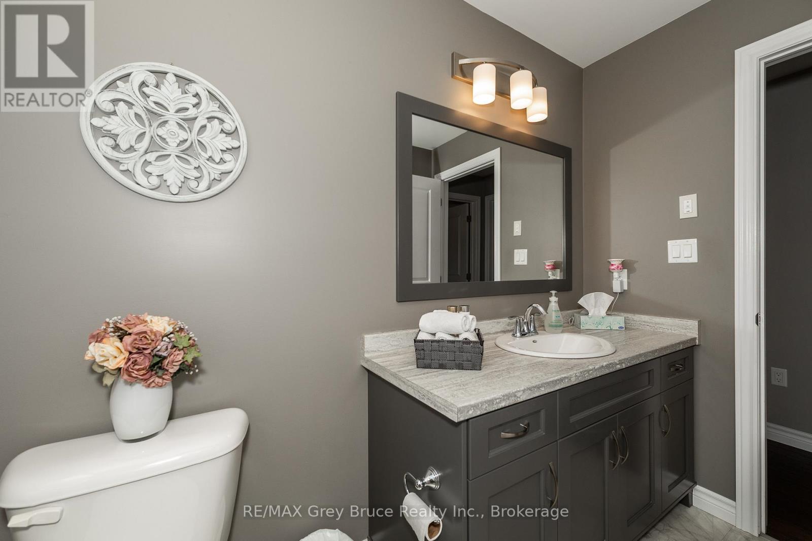 135 Mccullough Lake Drive, Chatsworth, Ontario  N0H 2V0 - Photo 21 - X12382123