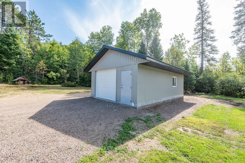 37335 Highway 17 Highway, Laurentian Hills, Ontario  K0J 2H0 - Photo 22 - X12382151